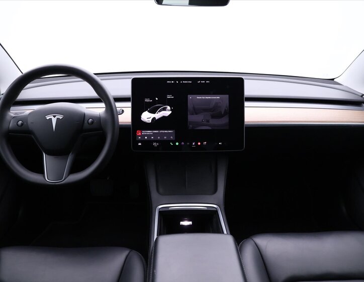 Tesla Model 3 27