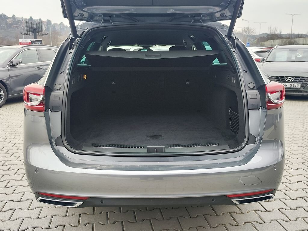 Opel Insignia Kombi 2,0 l 128 kw