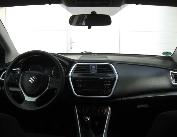 Suzuki S-Cross 29