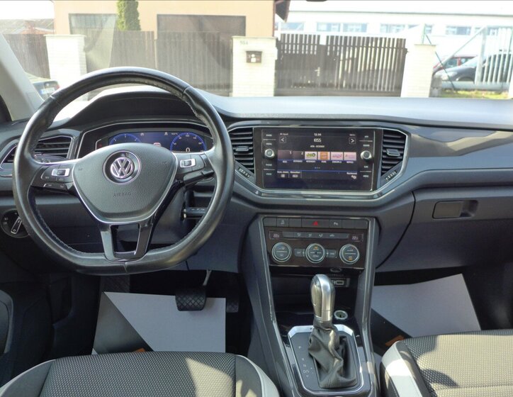 Volkswagen T-Roc SUV / Terénní 2,0 l 110 kw