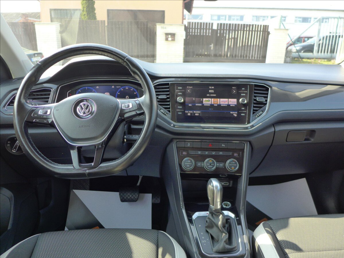 Volkswagen T-Roc SUV / Terénní 2,0 l 110 kw