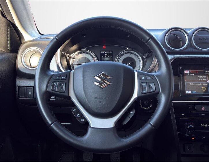 Suzuki Vitara SUV / Terénní 1,4 l 95 kw