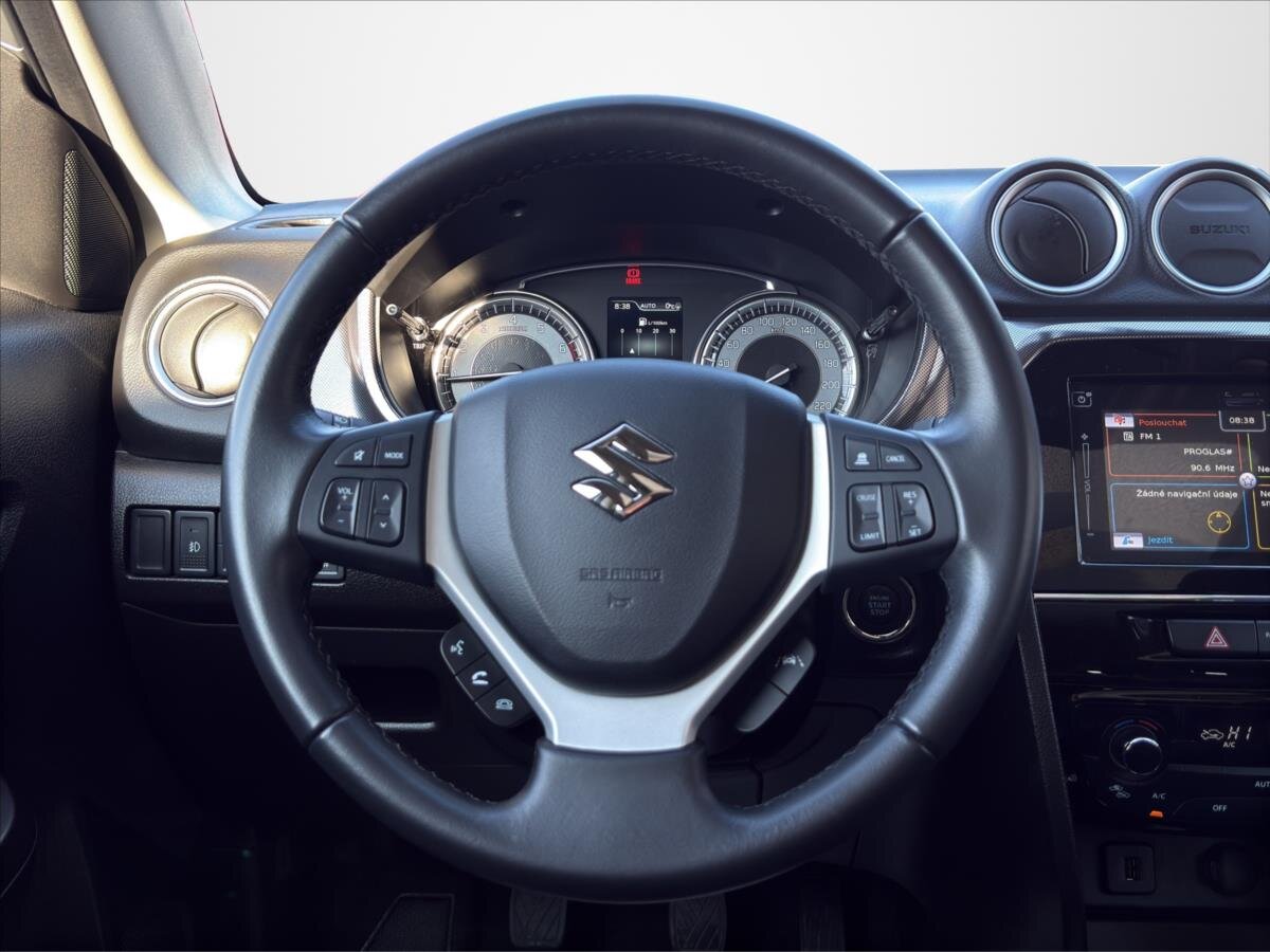 Suzuki Vitara SUV / Terénní 1,4 l 95 kw