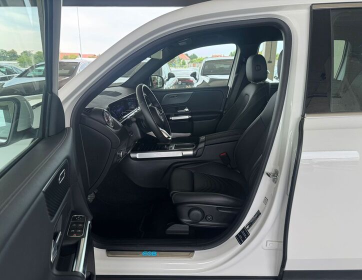 Mercedes-Benz EQB 10