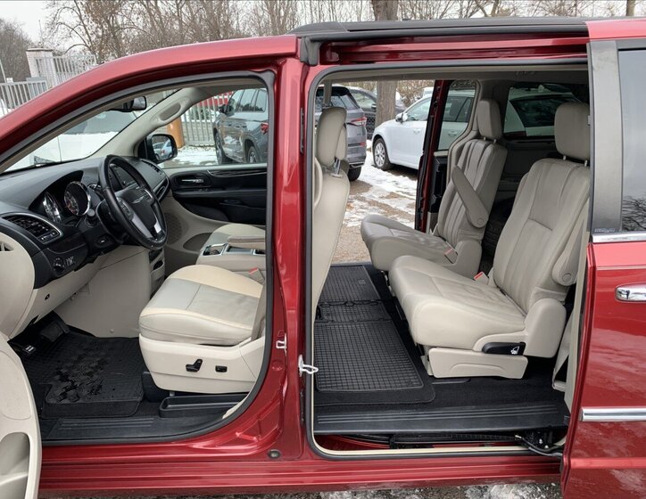 Chrysler Town & Country VAN-Minibus 3,6 l 211 kw