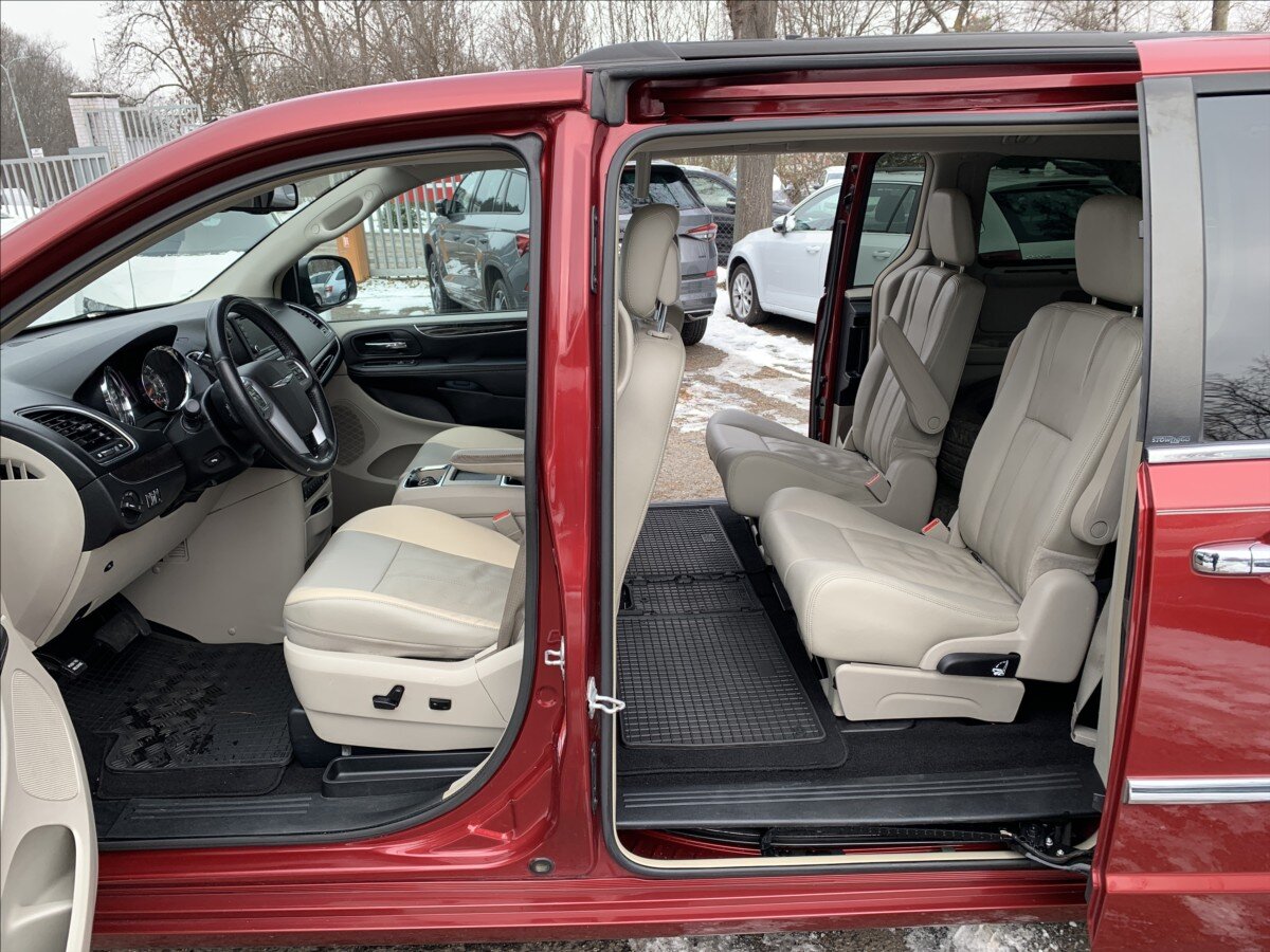 Chrysler Town & Country VAN-Minibus 3,6 l 211 kw