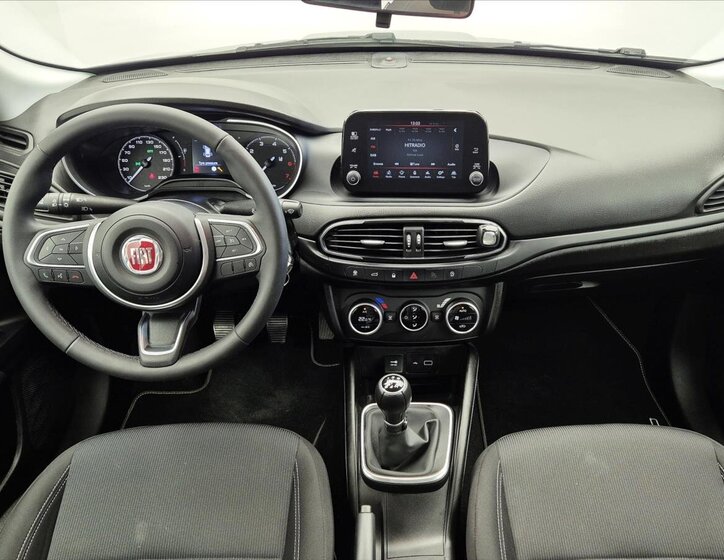 Fiat Tipo Sedan / Limuzína 999,0 73 kw