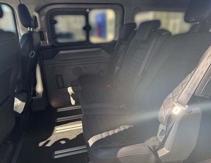 Ford Tourneo Custom 11