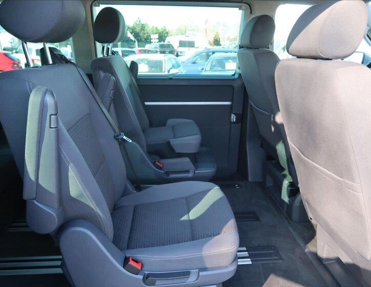 Volkswagen Multivan MPV 2,0 l 103 kw