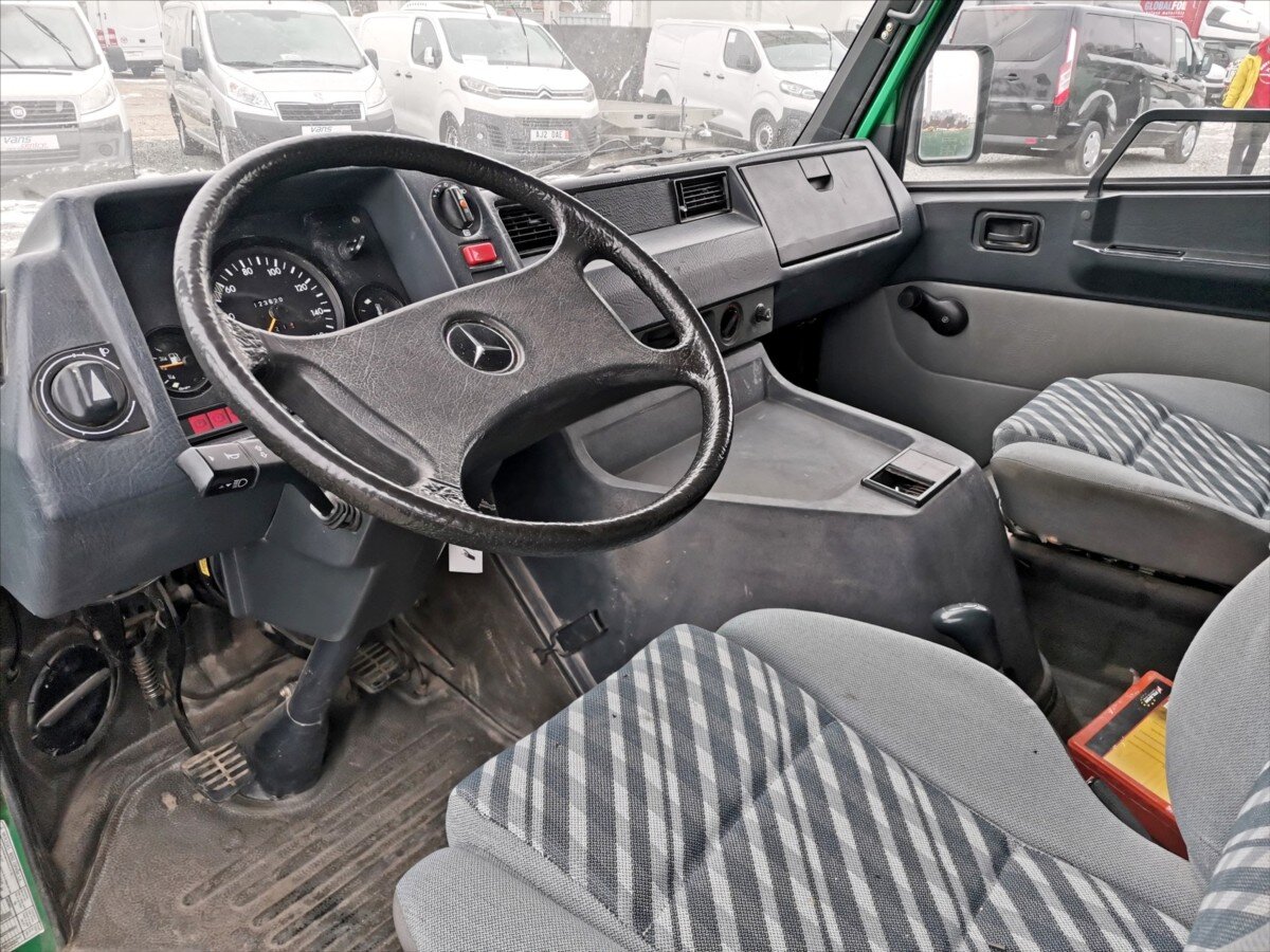 Mercedes-Benz Ostatní Skříň 2,4 l 55 kw