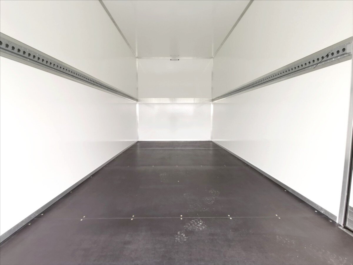 Volkswagen Crafter Skříň 2,0 l 120 kw