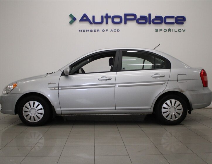 Hyundai Accent 5