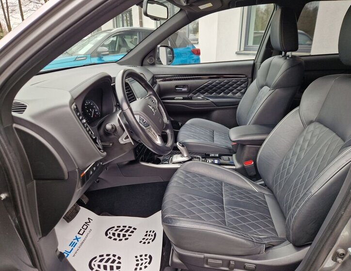 Mitsubishi Outlander SUV / Terénní 2,4 l 165 kw