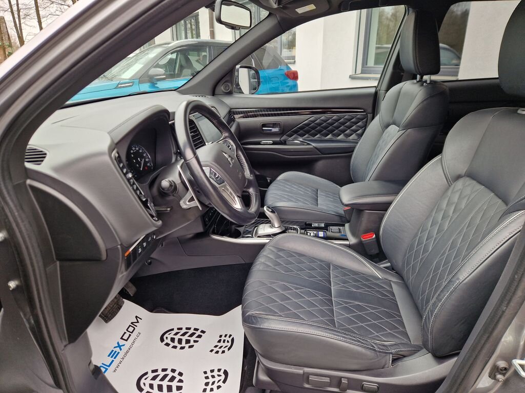 Mitsubishi Outlander SUV / Terénní 2,4 l 165 kw