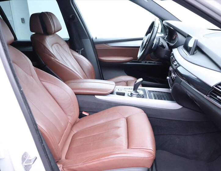 BMW X5 SUV 3,0 l 230 kw