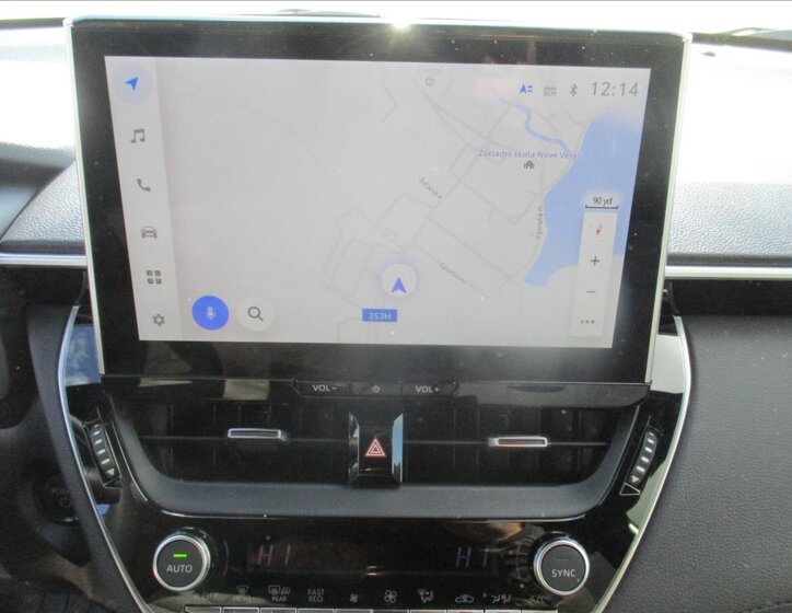 Toyota Corolla Cross 16