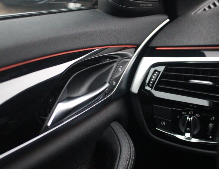 BMW Řada 5 Kombi 3,0 l 210 kw