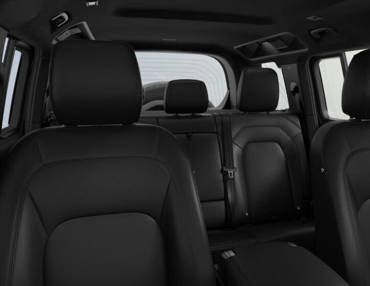 Land Rover Defender 7