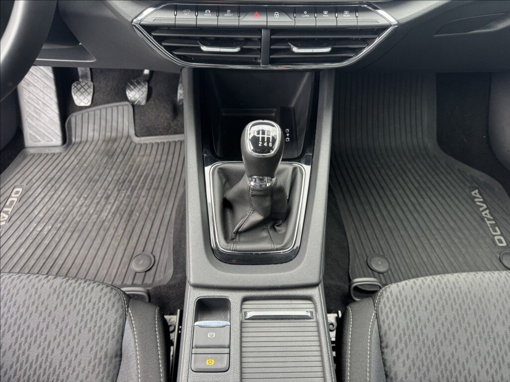 Škoda Octavia Sedan / Limuzína 1,5 l 110 kw