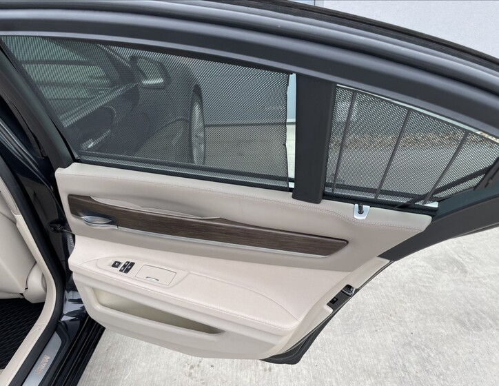 BMW Řada 7 29