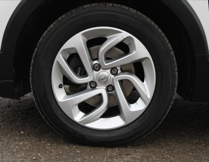 Opel Crossland X SUV 1,2 l 81 kw