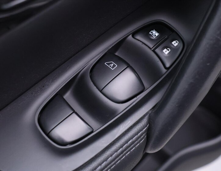 Nissan Qashqai SUV / Terénní 1,2 l 85 kw