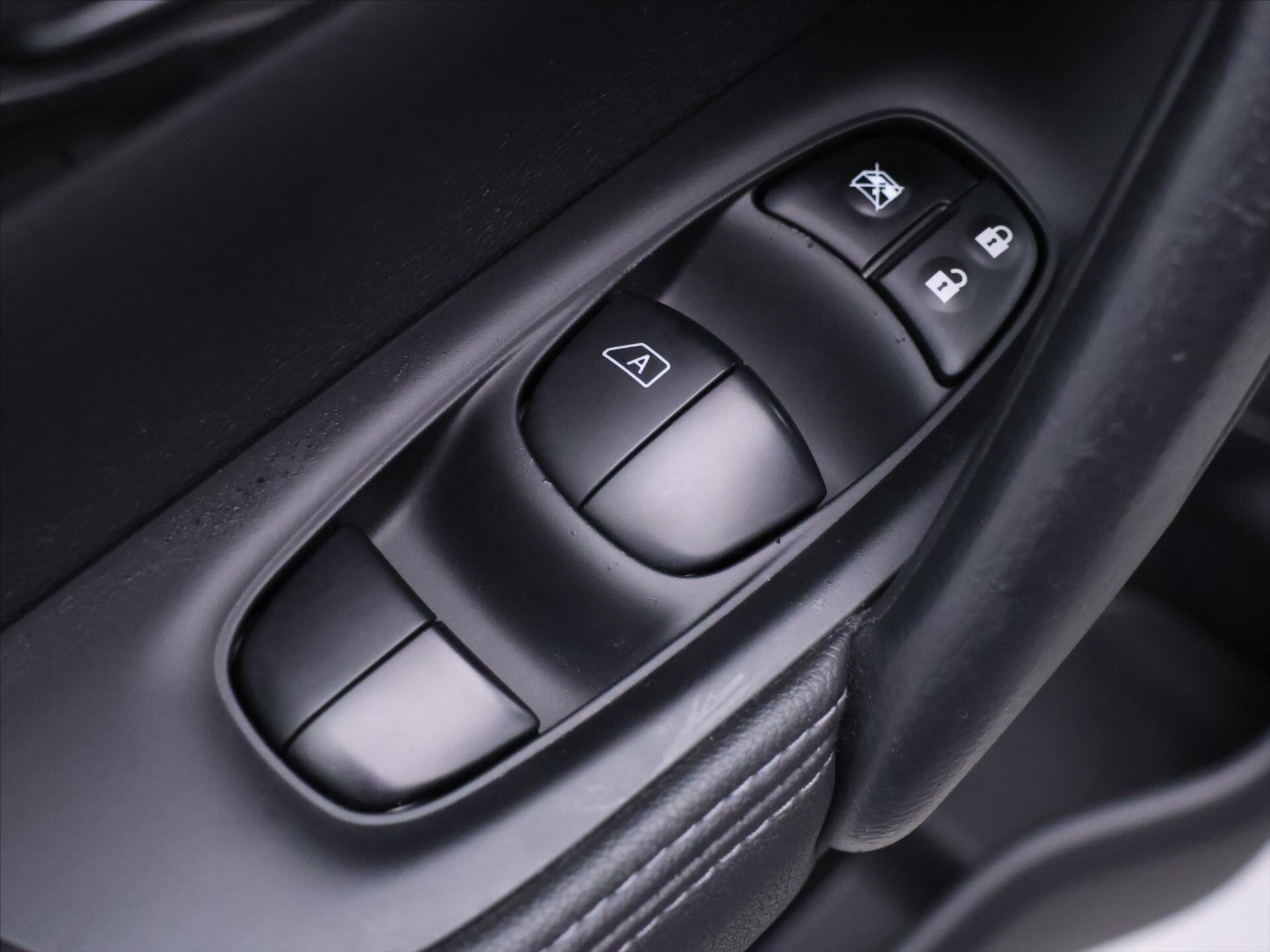 Nissan Qashqai SUV / Terénní 1,2 l 85 kw