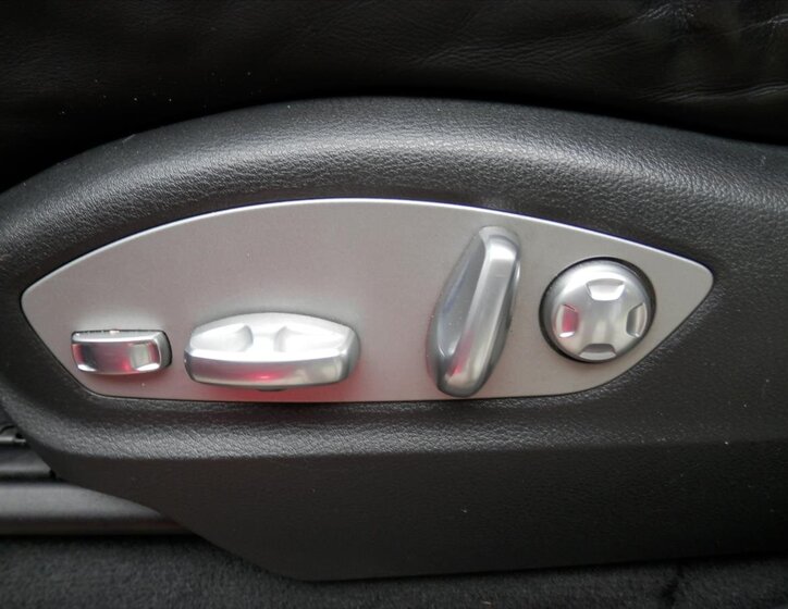 Porsche Cayenne SUV 4,1 l 281 kw