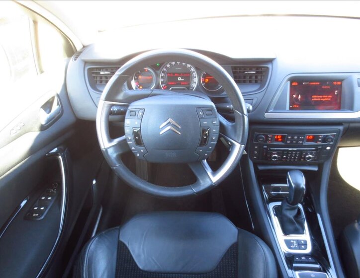 Citroën C5 Sedan / Limuzína 2,0 l 103 kw