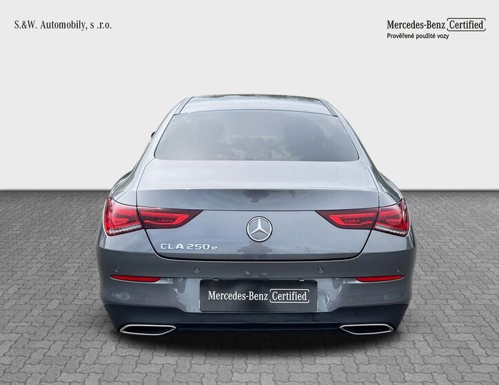 Mercedes-Benz CLA 4