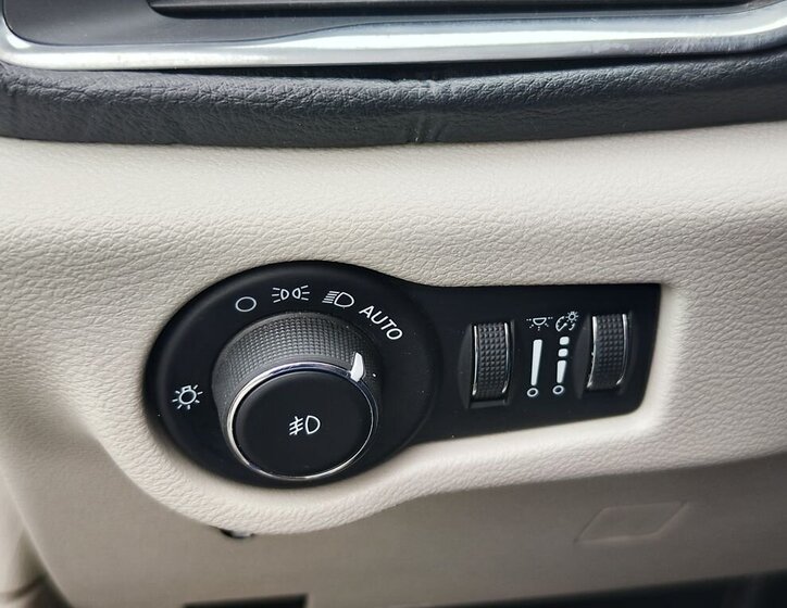 Chrysler Pacifica MPV 3,6 l 214 kw