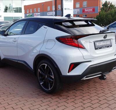 Toyota C-HR 6