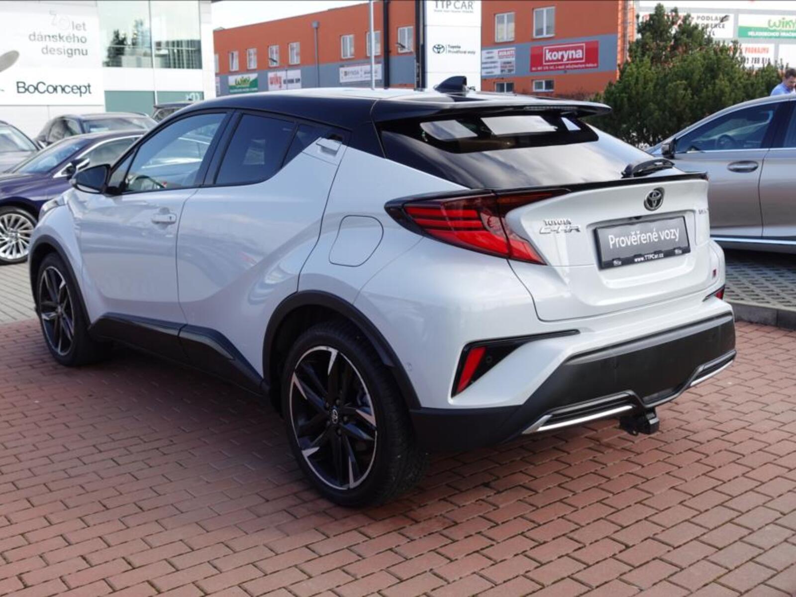 Toyota C-HR 6