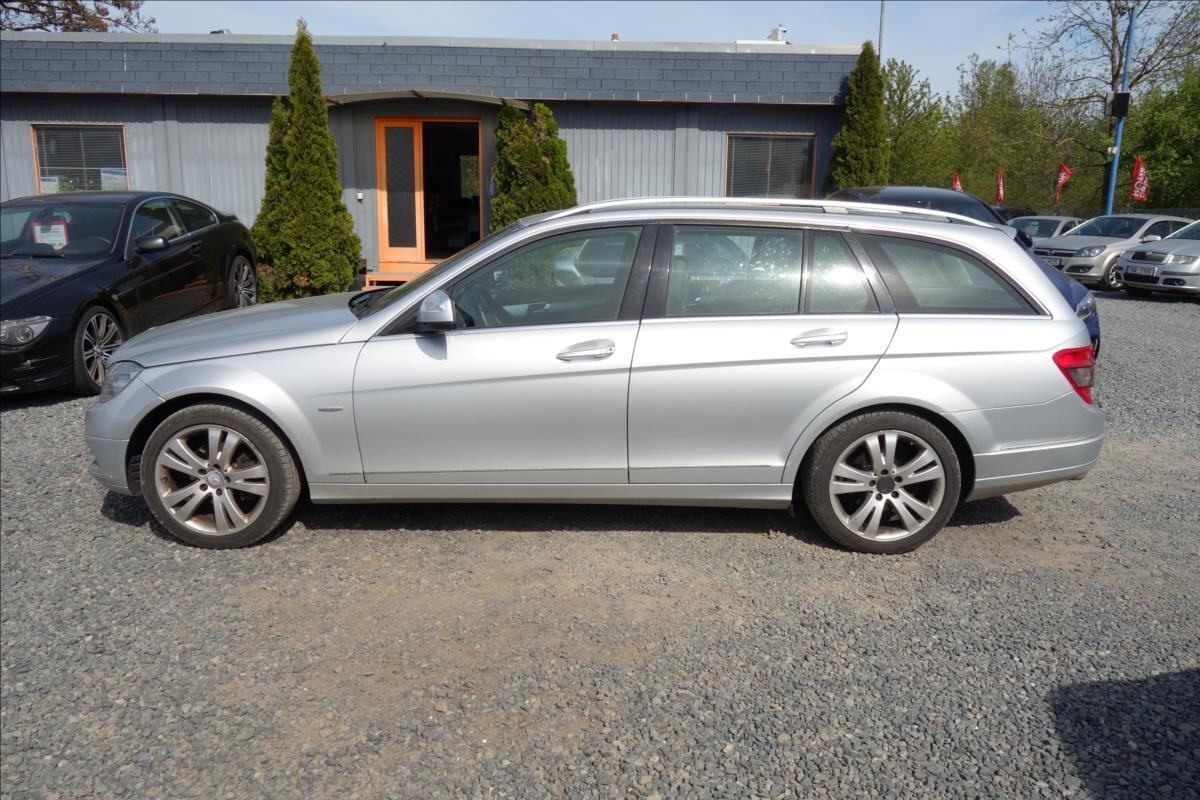 Mercedes-Benz Třídy C Kombi 2,1 l 100 kw