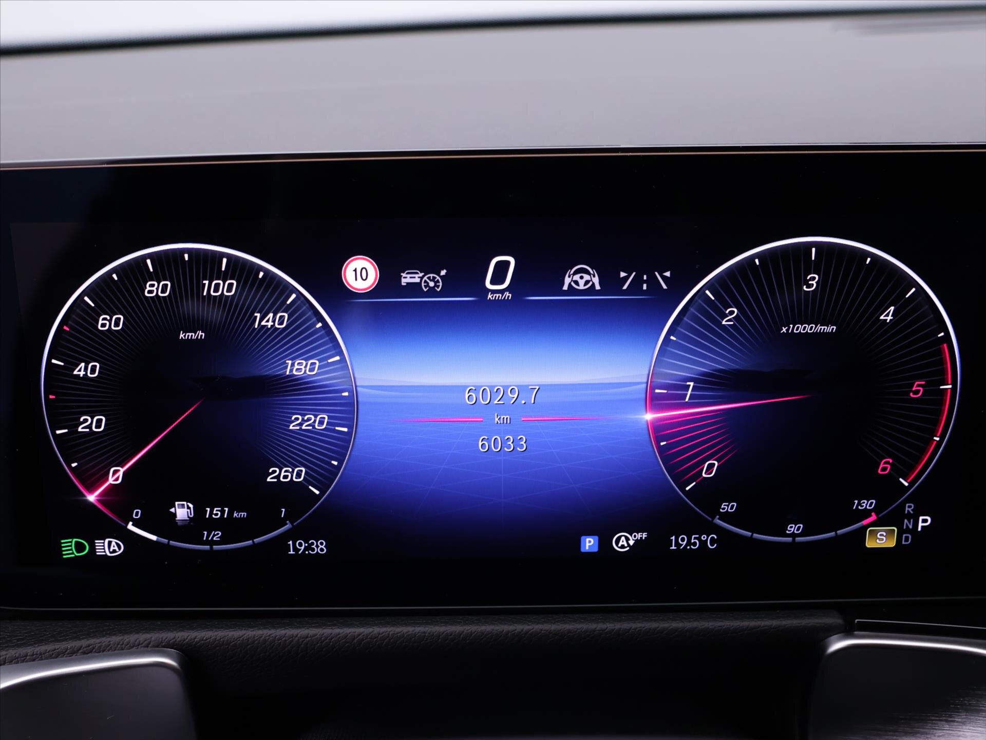 Mercedes-Benz GLB SUV / Terénní 2,0 l 110 kw