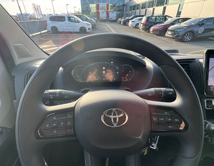 Toyota Proace Max 13