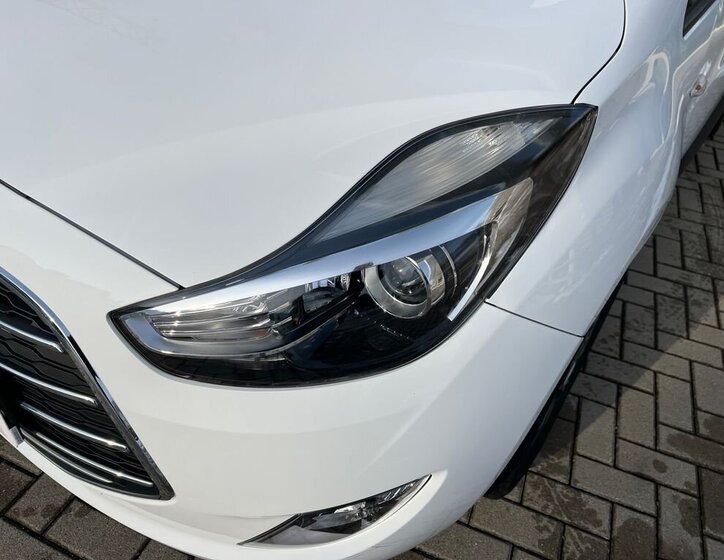 Hyundai ix20 MPV 1,6 l 92 kw