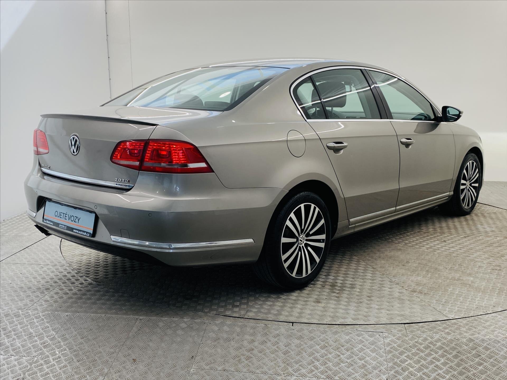 Volkswagen Passat Sedan / Limuzína 2,0 l 130 kw