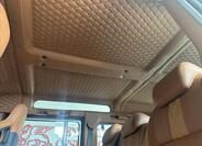 Land Rover Defender 24