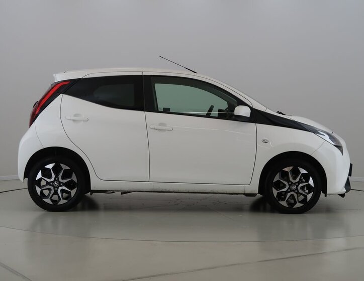 Toyota Aygo Hatchback 998,0 53 kw
