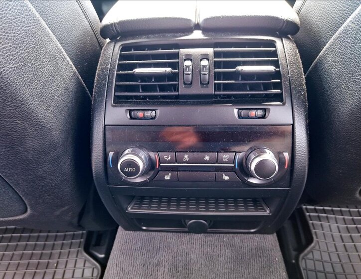 BMW Řada 5 Kombi 3,0 l 190 kw