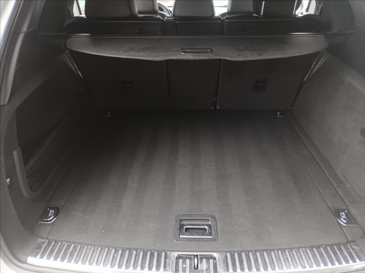 Porsche Cayenne Kombi 3,0 l 180 kw