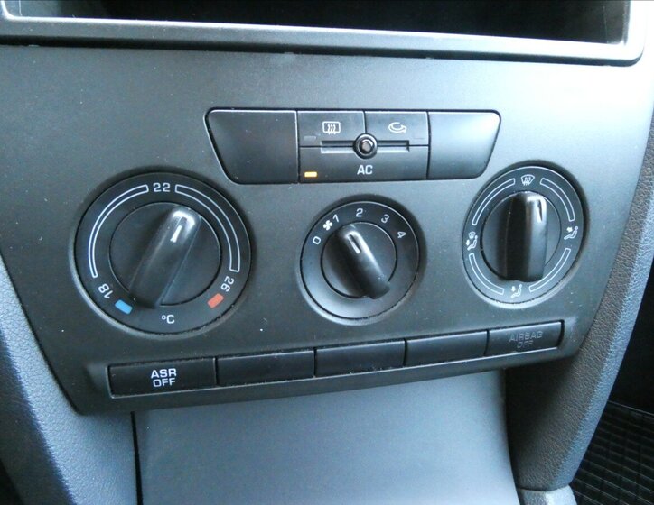 Škoda Octavia Sedan / Limuzína 1,6 l 85 kw