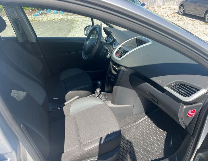Peugeot 207 9