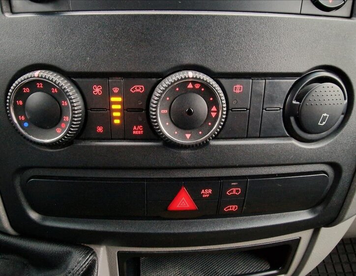 Volkswagen Crafter Skříň 2,0 l 100 kw