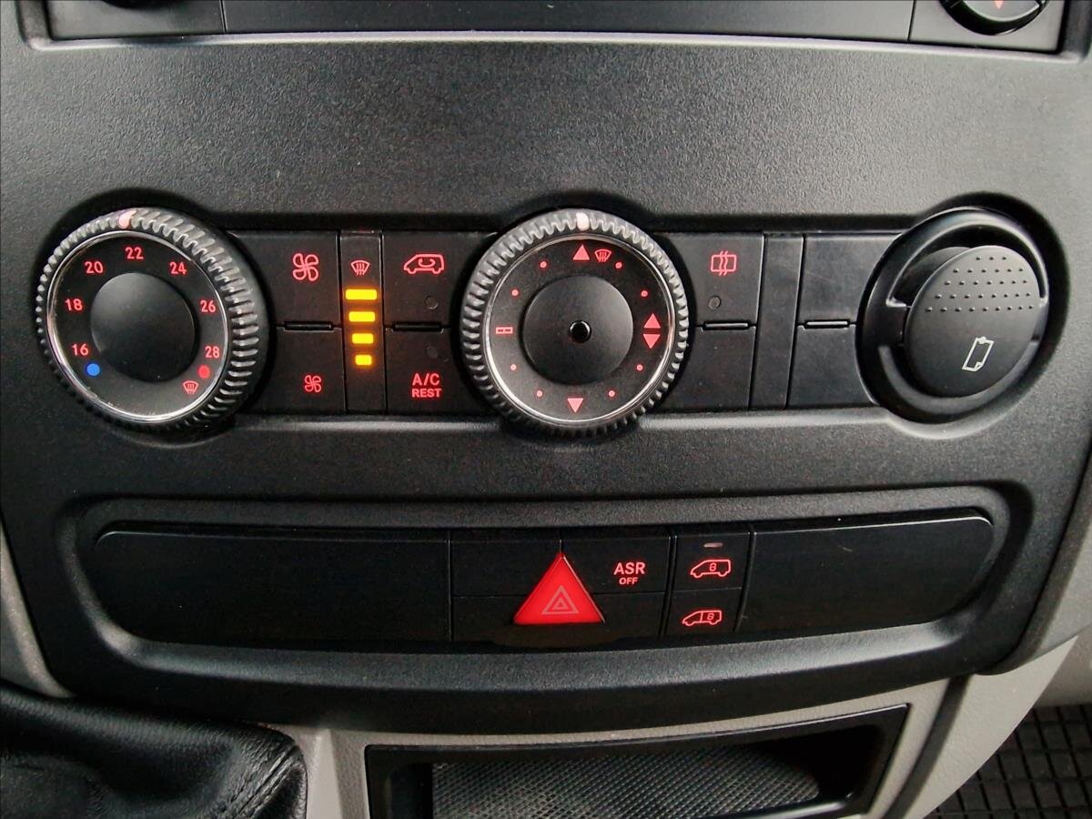 Volkswagen Crafter Skříň 2,0 l 100 kw