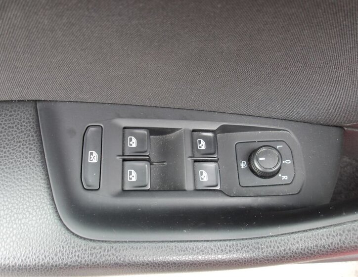 Volkswagen Passat Kombi 1,6 l 88 kw