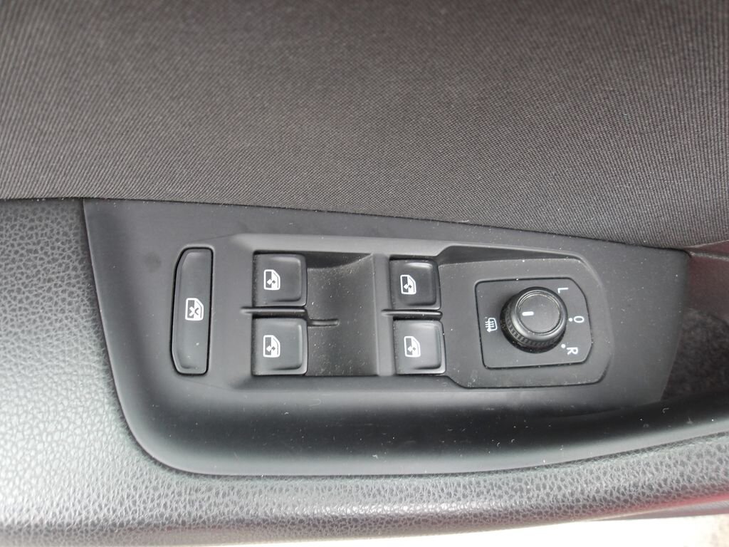 Volkswagen Passat Kombi 1,6 l 88 kw