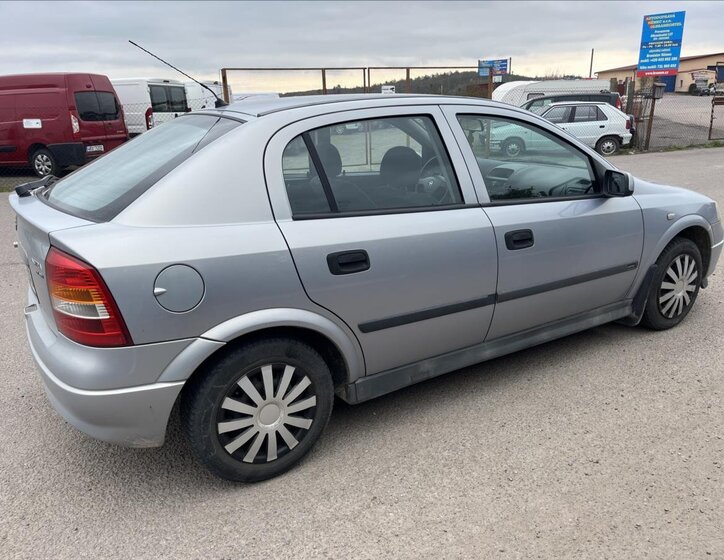 Opel Astra Hatchback 1,7 l 55 kw