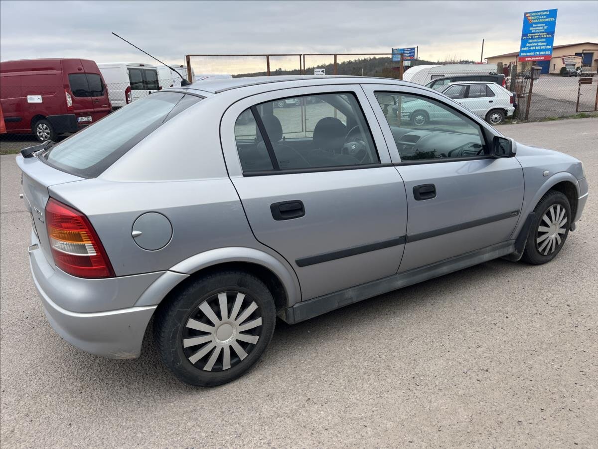 Opel Astra Hatchback 1,7 l 55 kw
